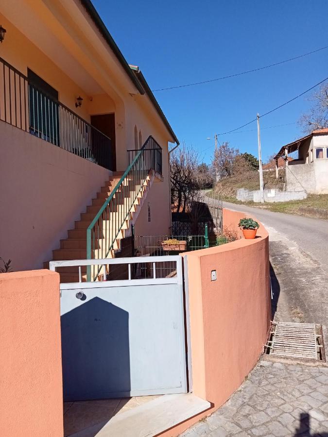 Alojamento Local - Casa Amarela Alvaiazere Luaran gambar
